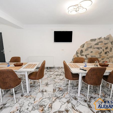 ホテル Casa Alexander Călimăneşti エクステリア 写真