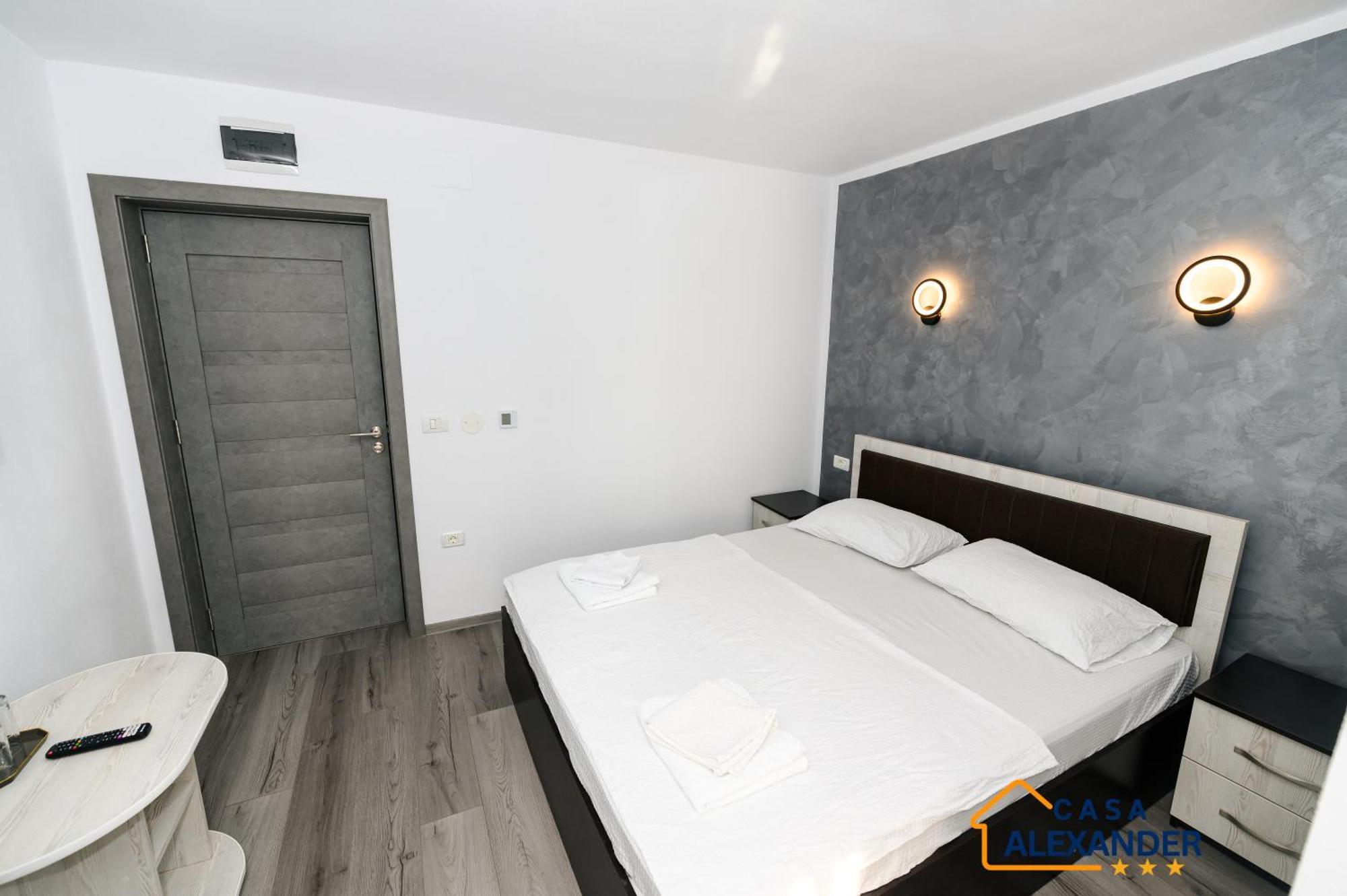 ホテル Casa Alexander Călimăneşti エクステリア 写真