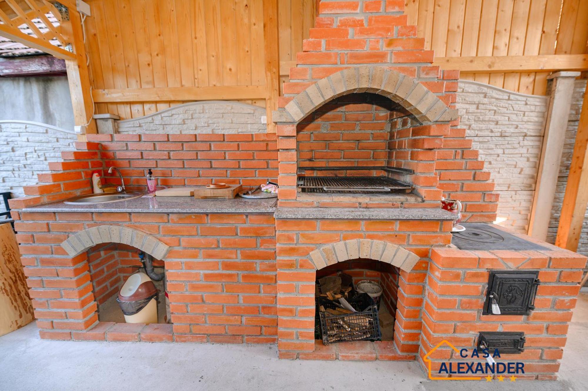 ホテル Casa Alexander Călimăneşti エクステリア 写真